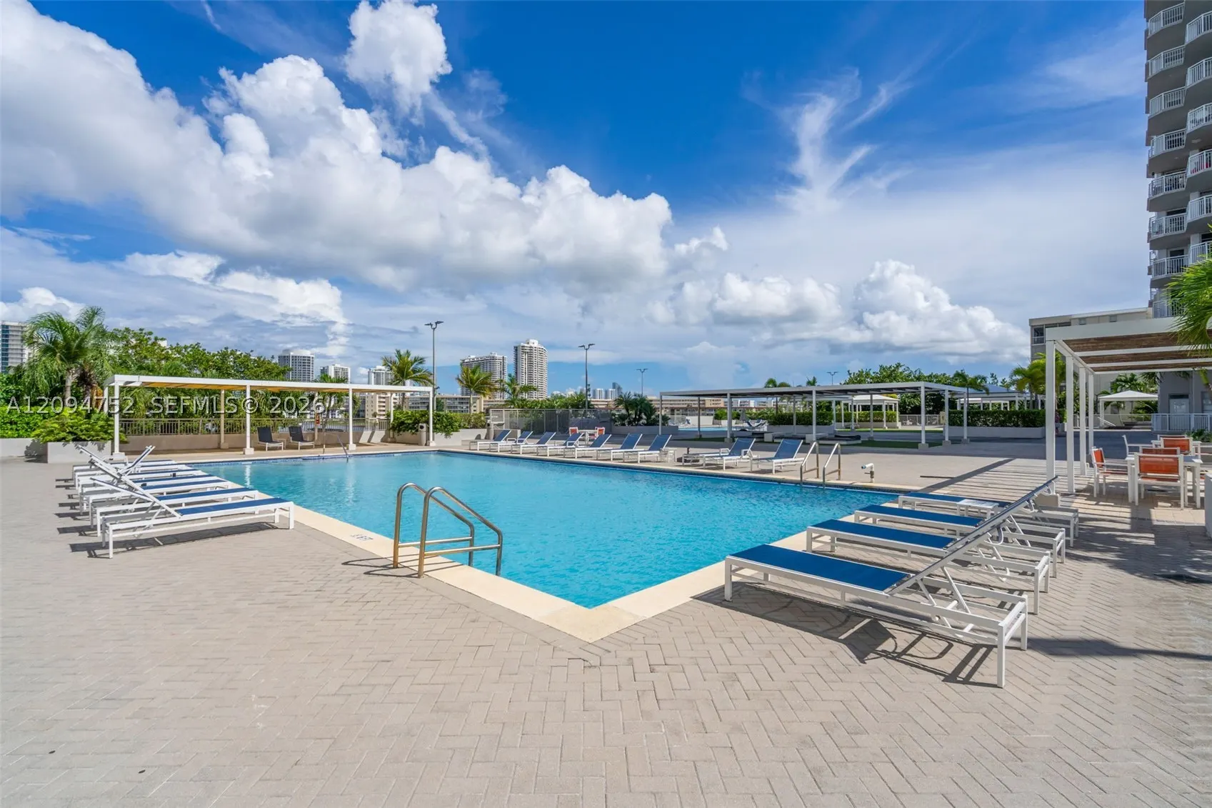 18071 Biscayne Blvd #303
