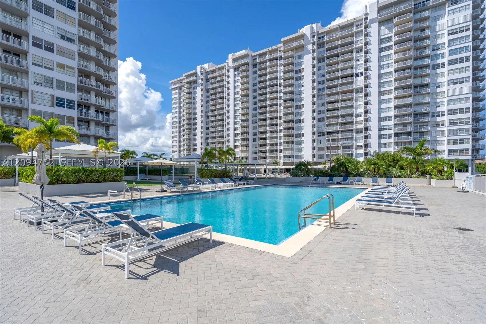 18071 Biscayne Blvd #303