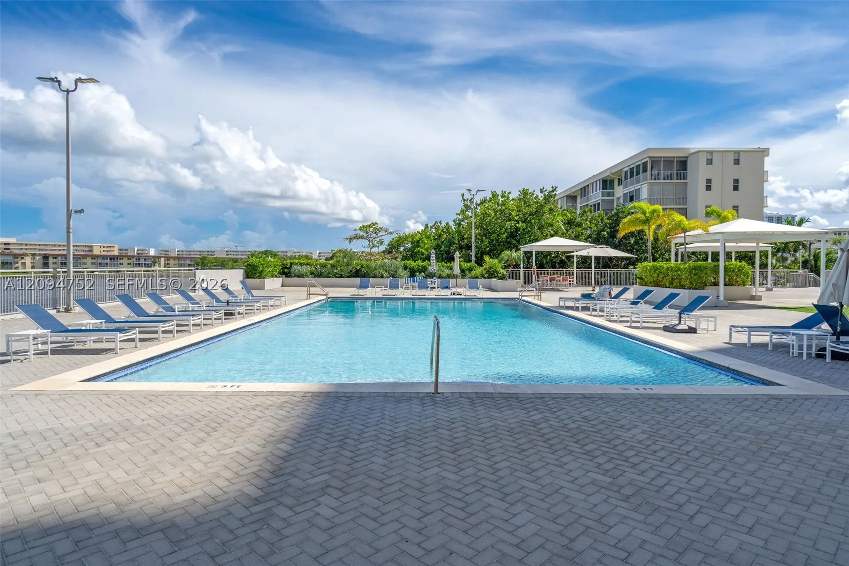 18071 Biscayne Blvd #303