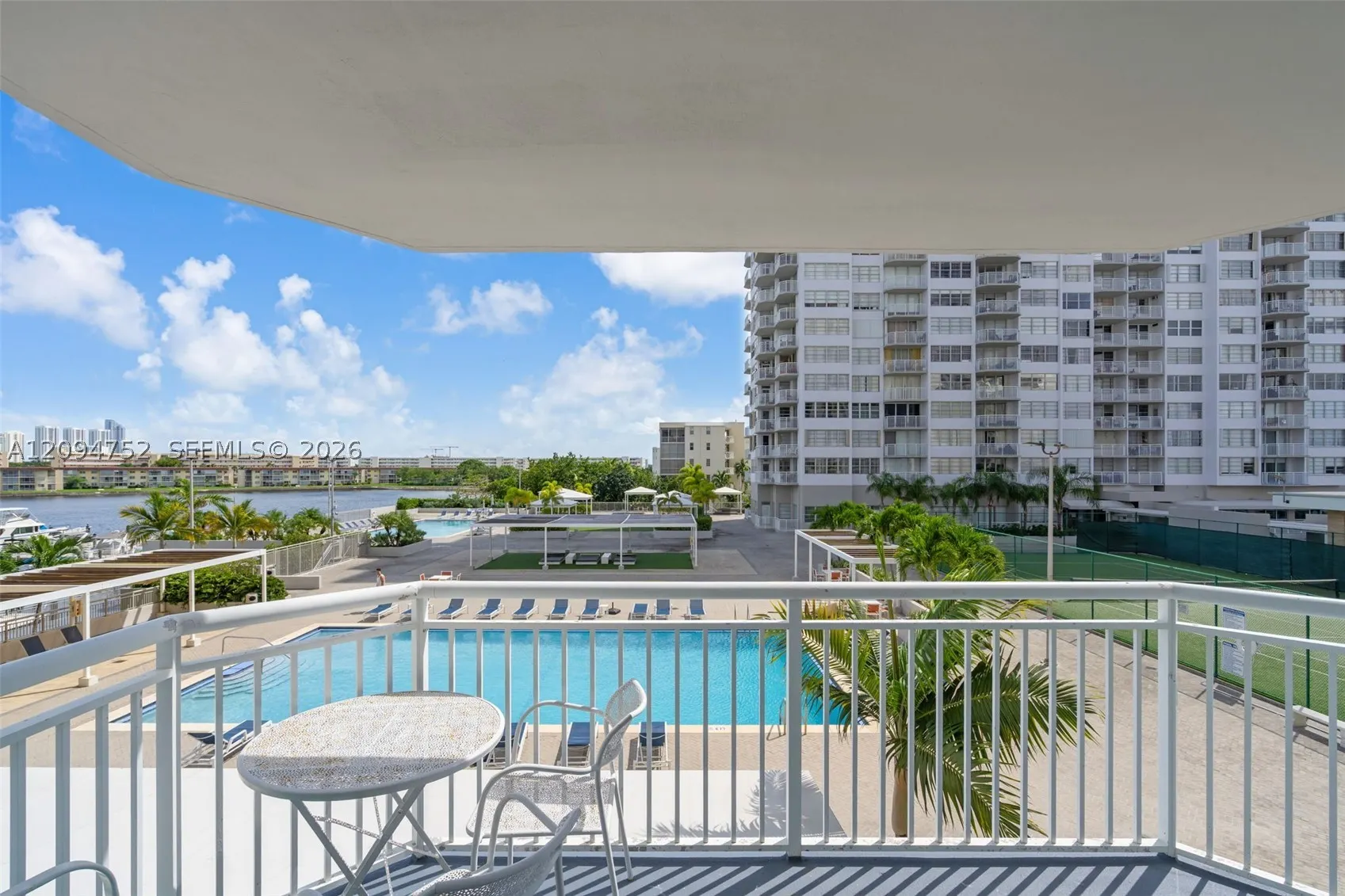 18071 Biscayne Blvd #303