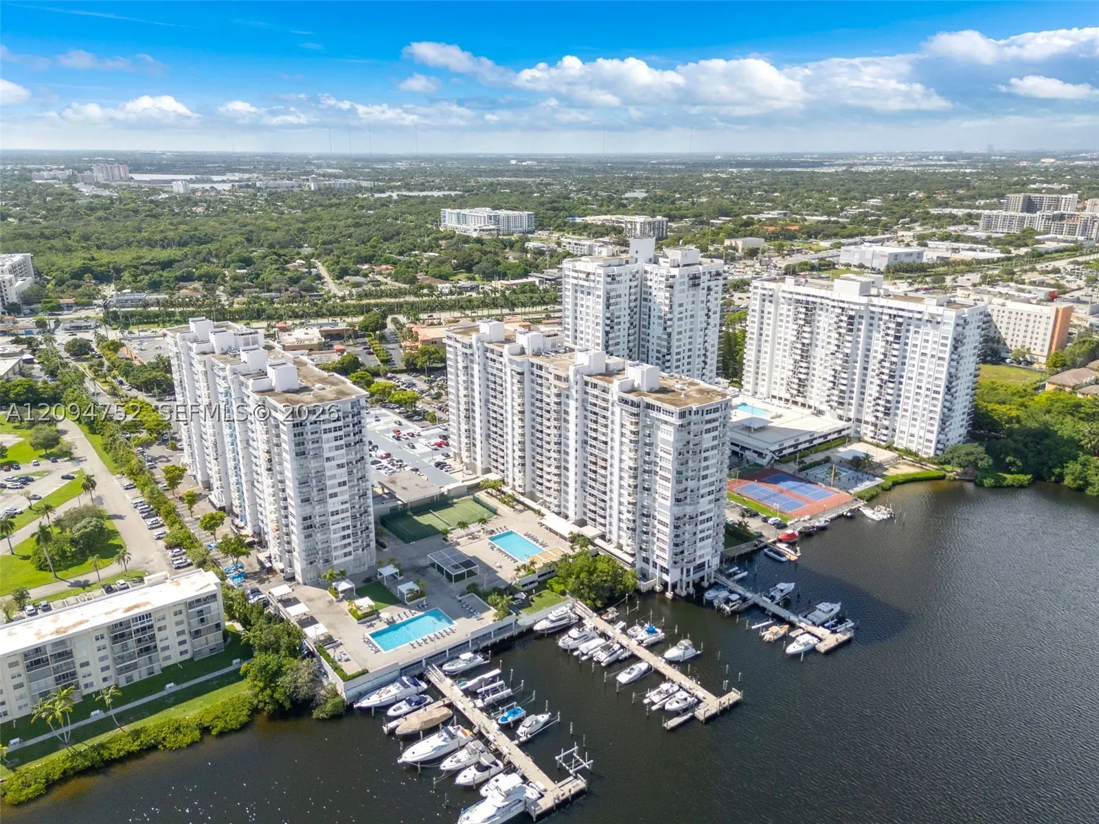 18071 Biscayne Blvd #303