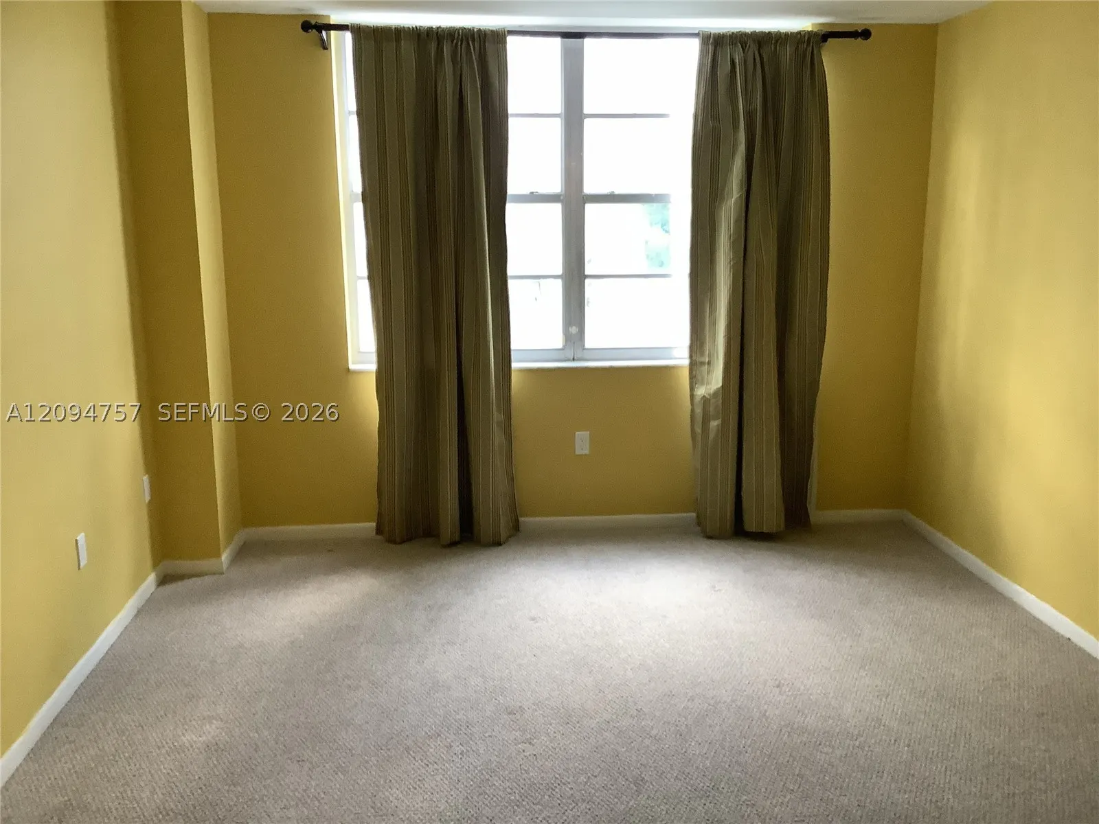 2801 NE 183rd St #111W
