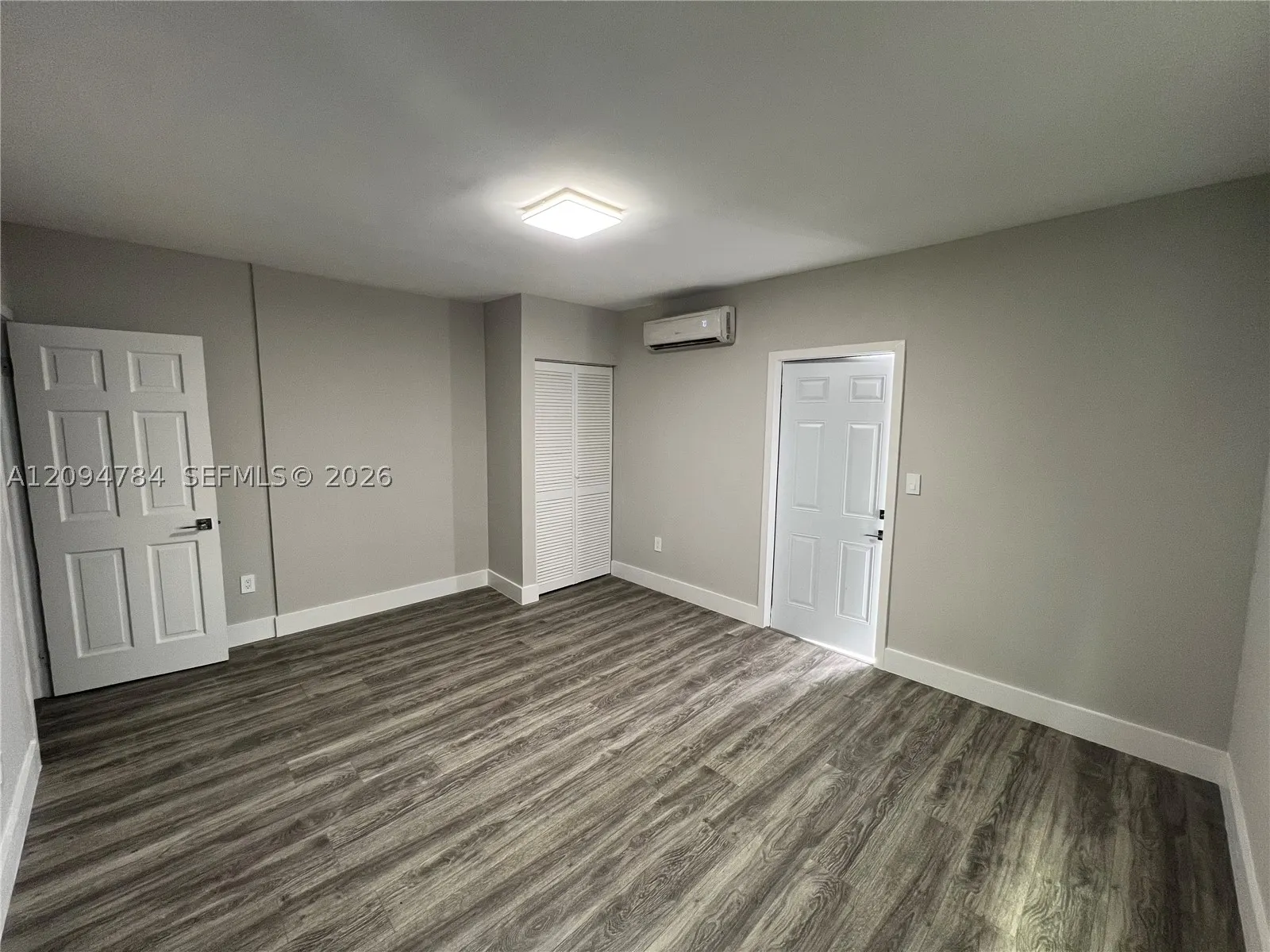 1737 Dewey St