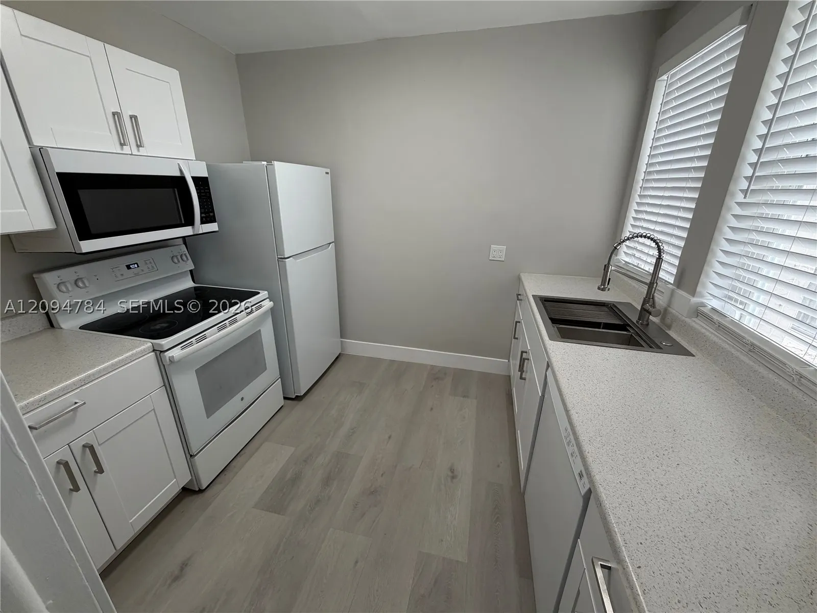 1737 Dewey St