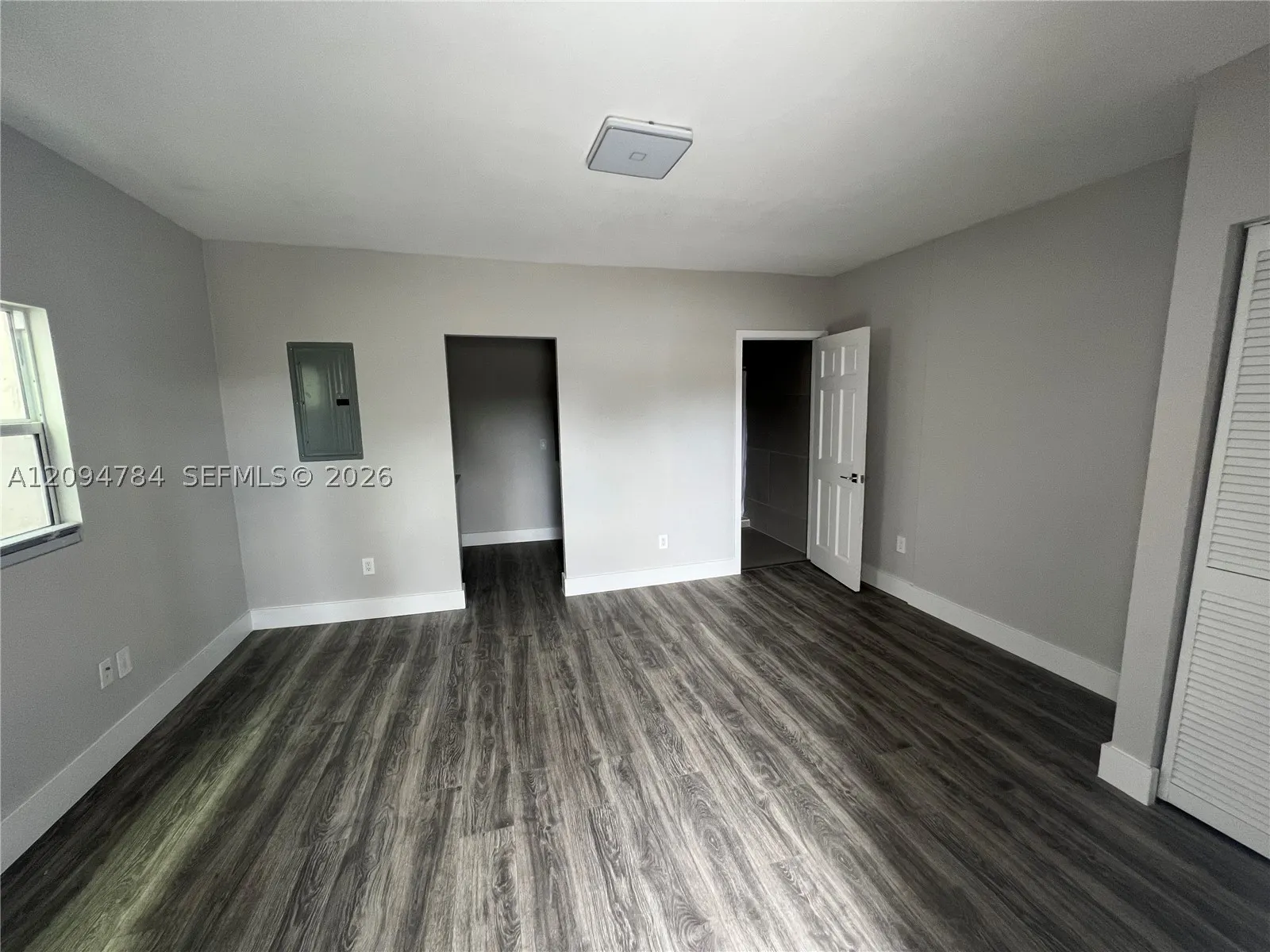 1737 Dewey St