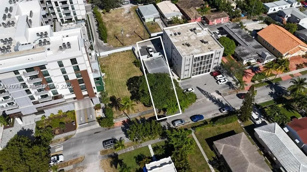 1737 Dewey St