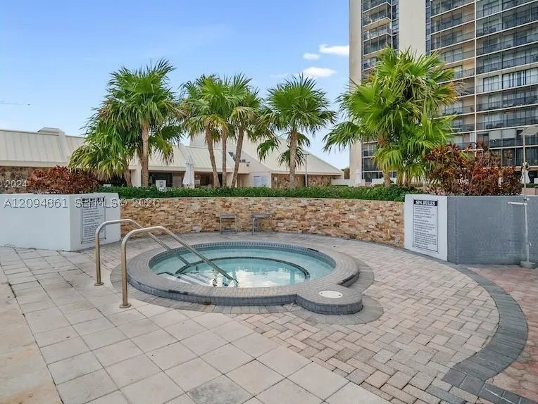 20301 W Country Club Dr #1025