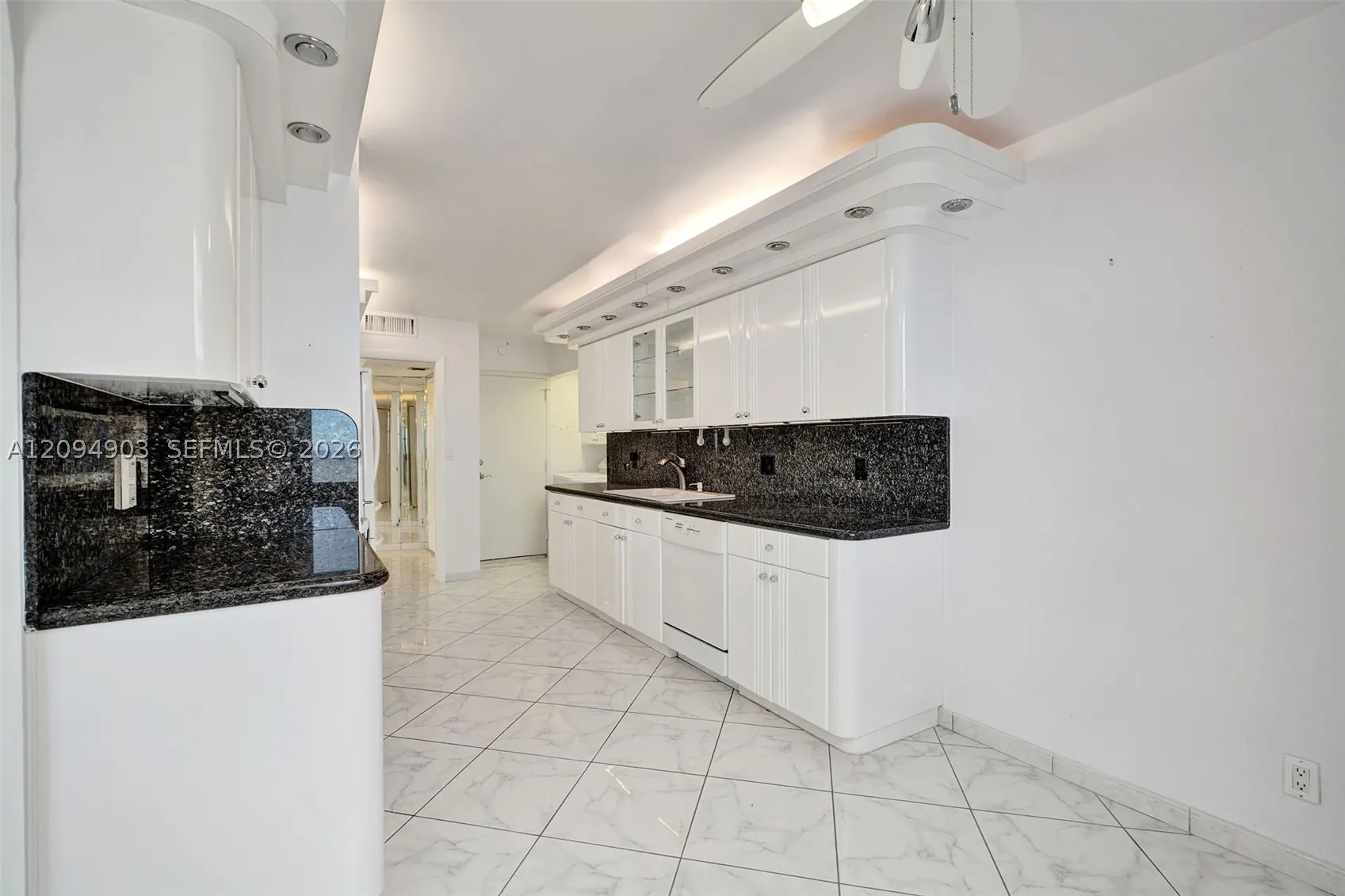 1920 S Ocean Dr #16B