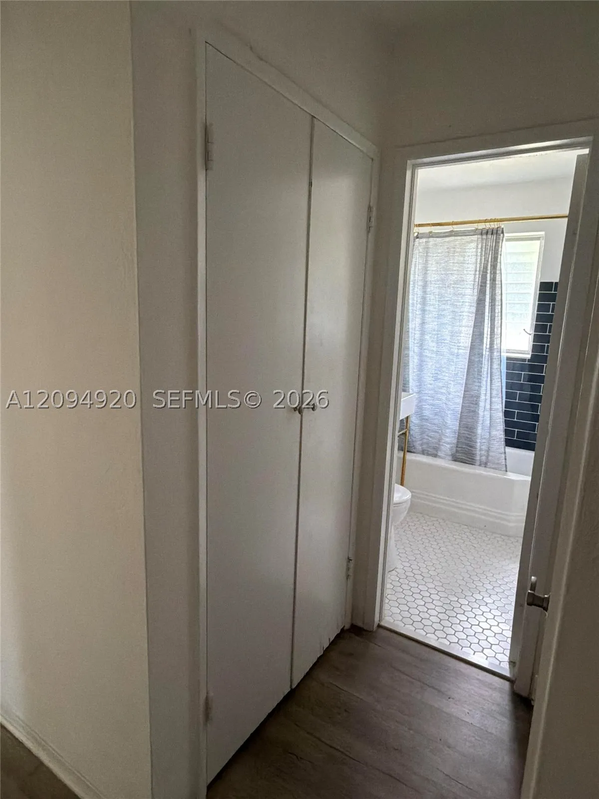 24 SW 12th Street