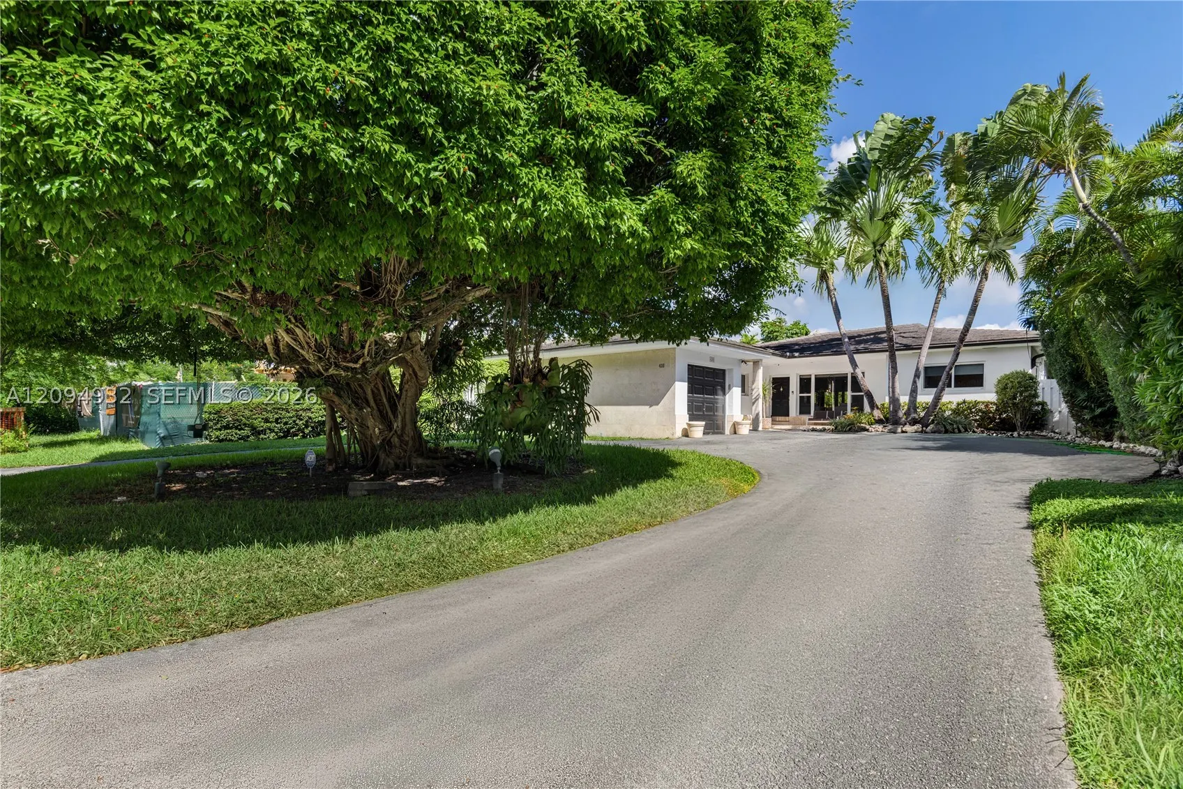 435 N Shore Dr