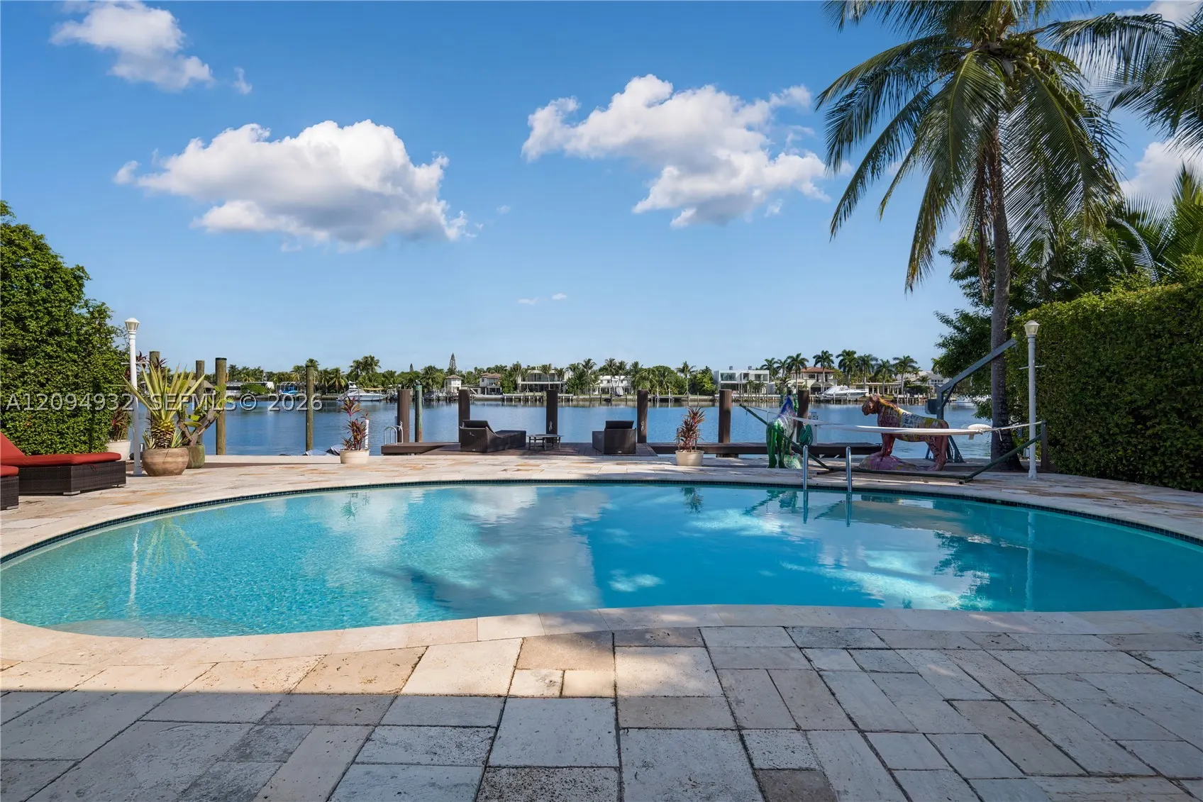 435 N Shore Dr