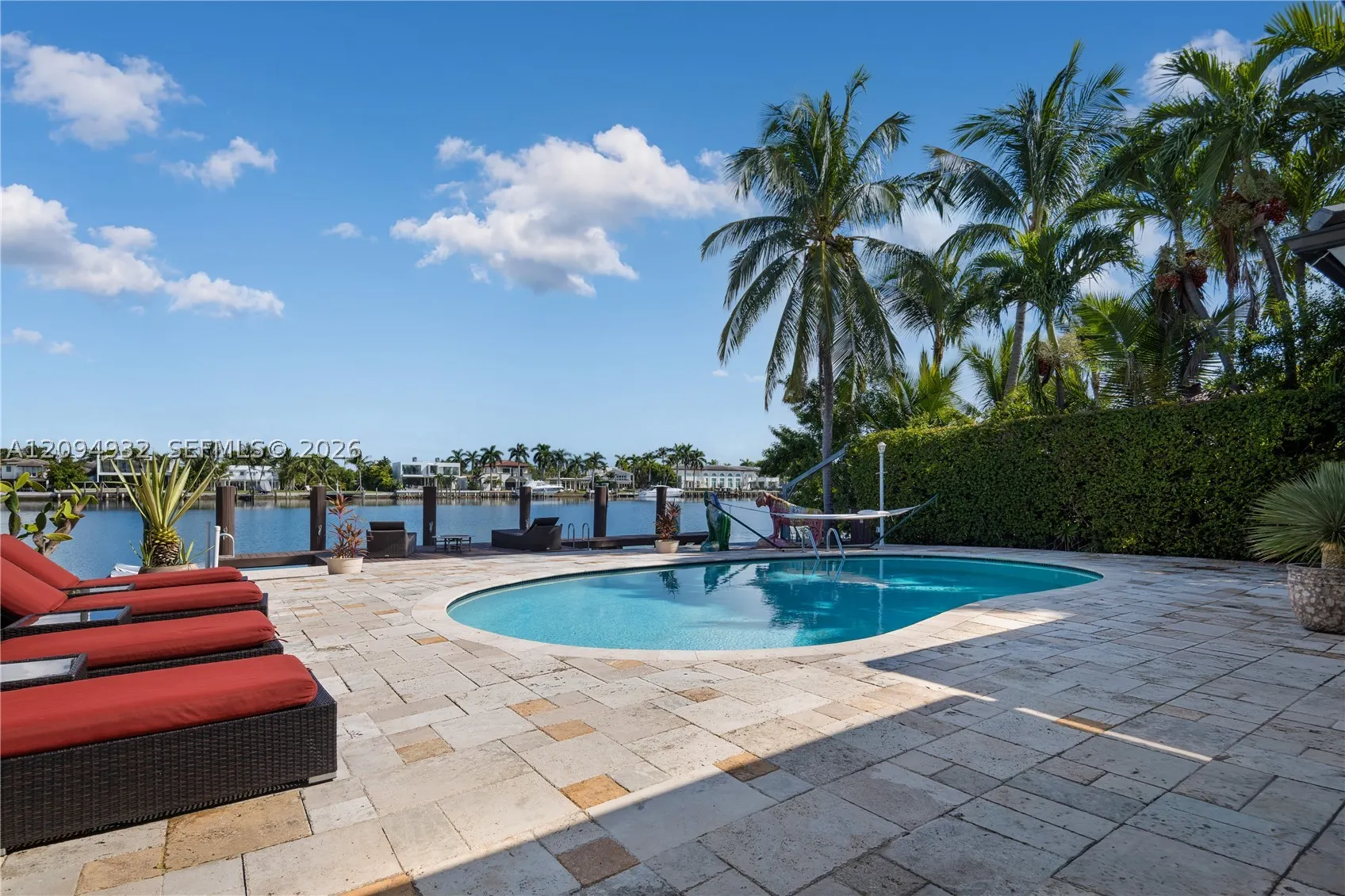 435 N Shore Dr