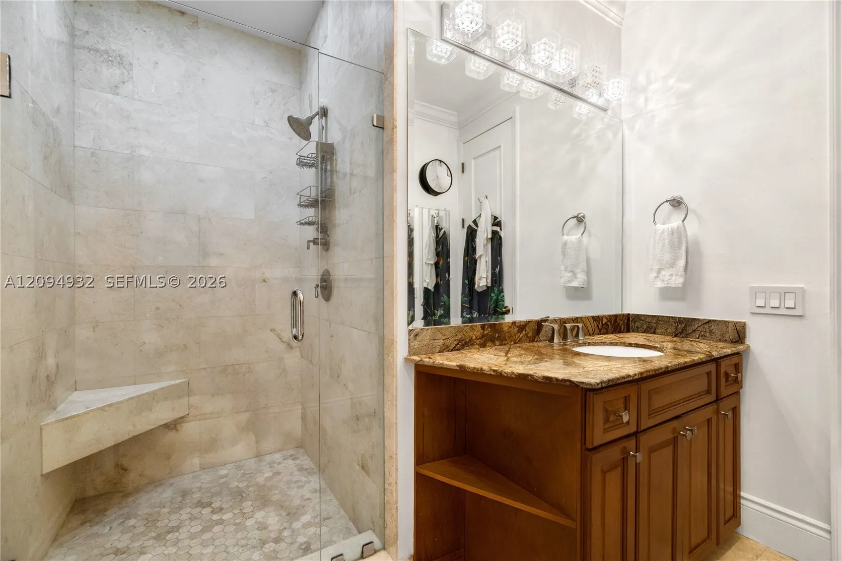 435 N Shore Dr