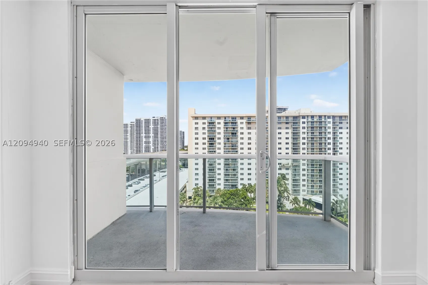 19380 Collins Ave #1103
