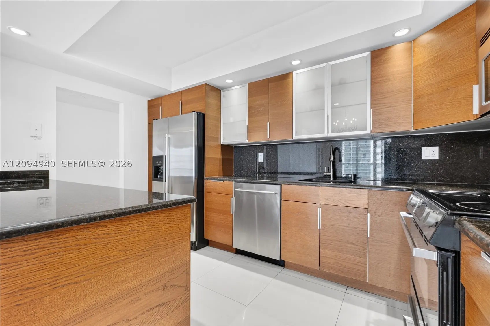 19380 Collins Ave #1103