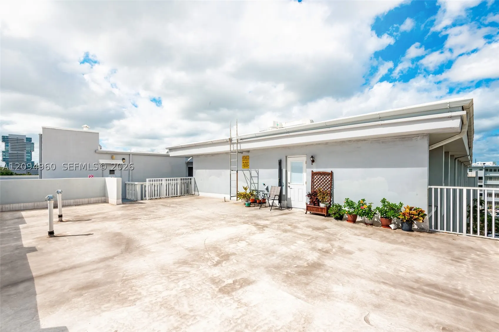 329 SE 3rd St #502P