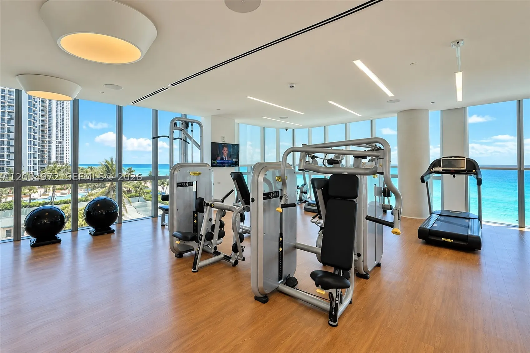 17475 Collins Ave #1602