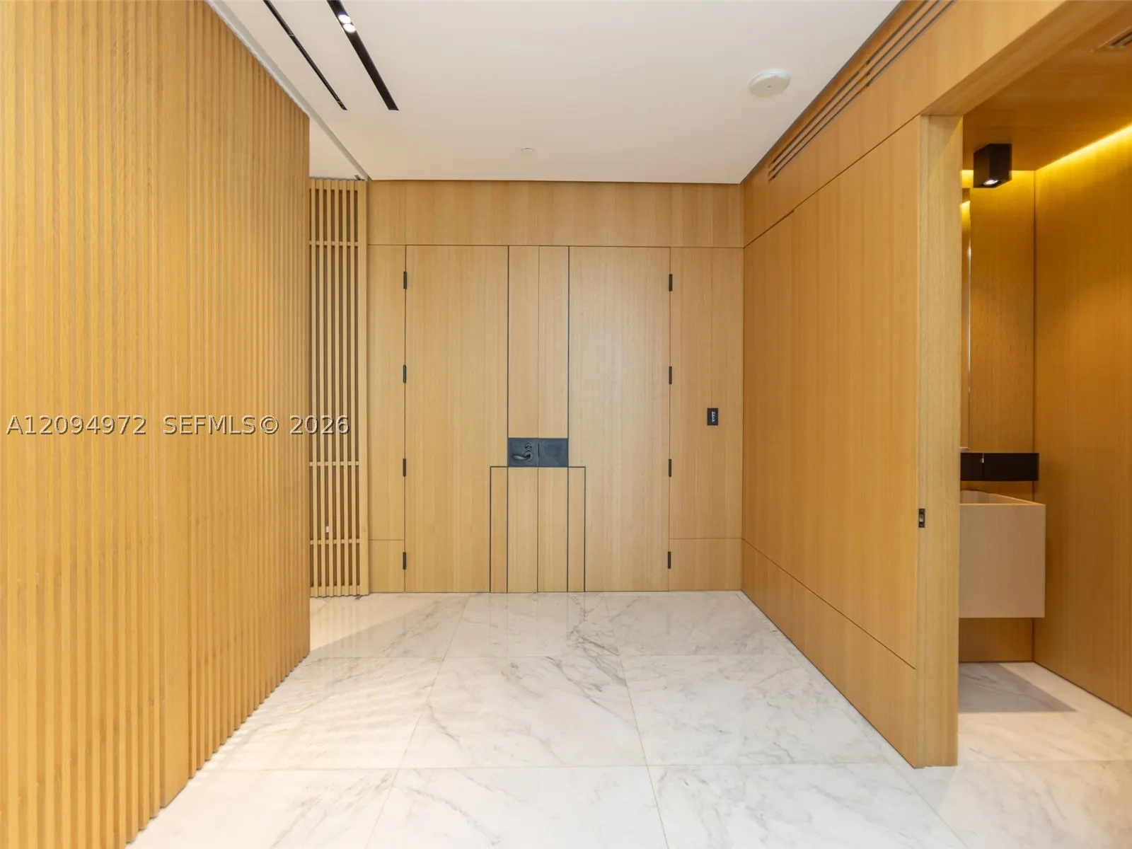 17475 Collins Ave #1602