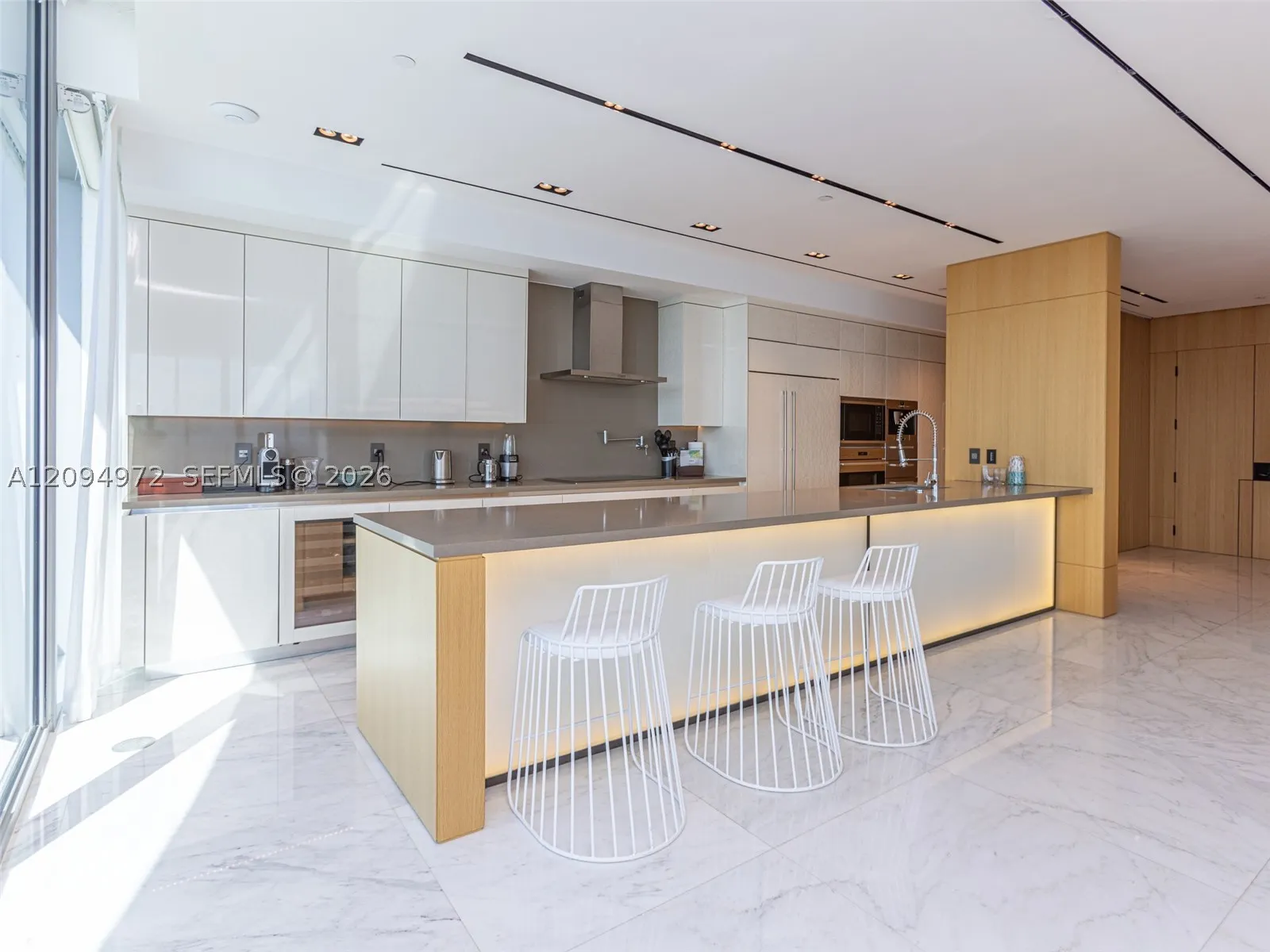 17475 Collins Ave #1602