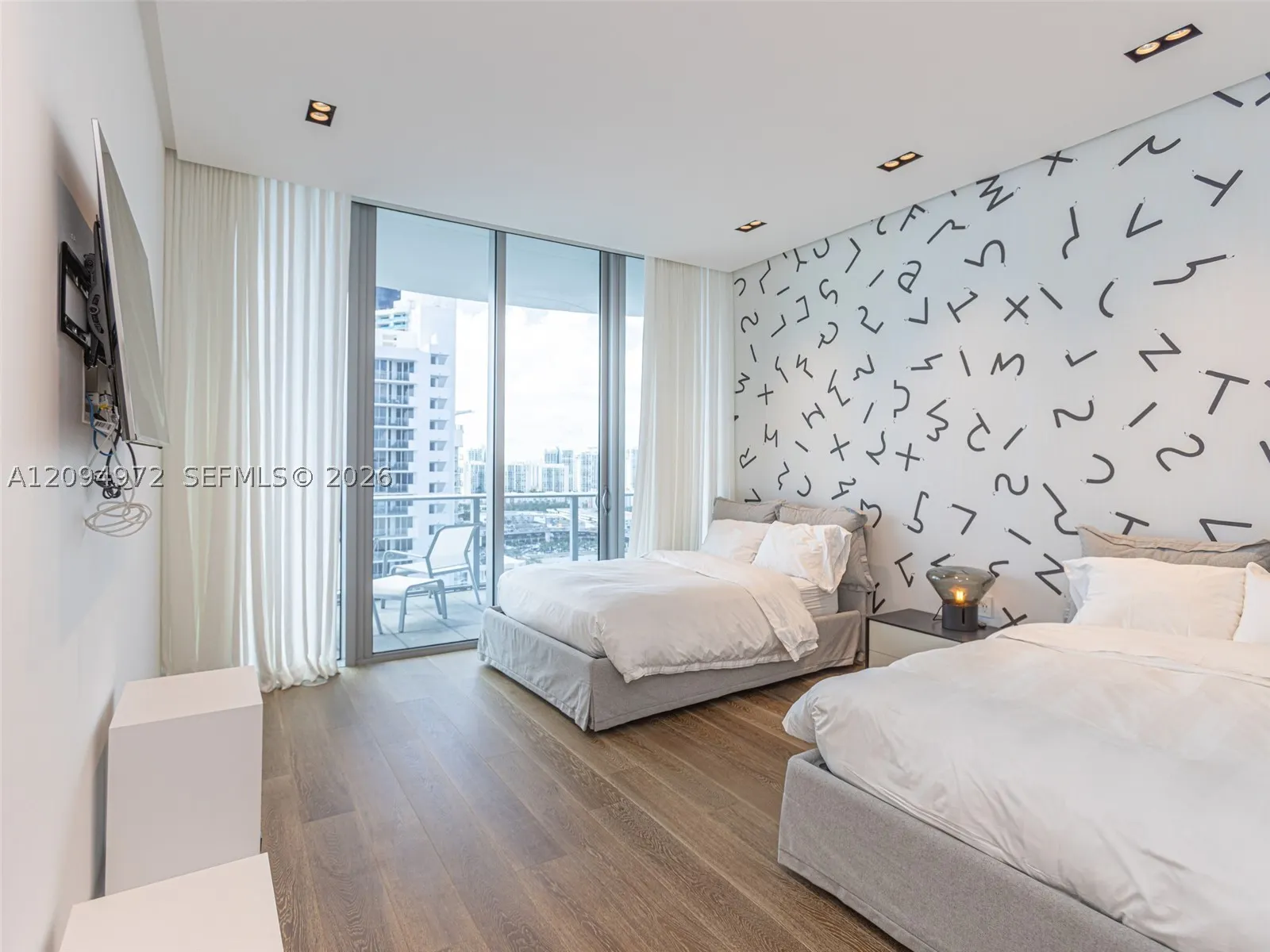17475 Collins Ave #1602