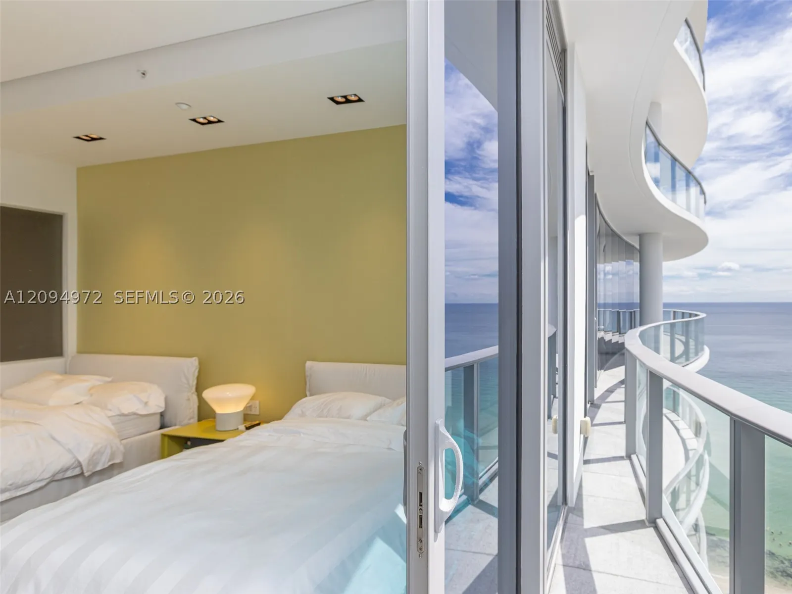 17475 Collins Ave #1602