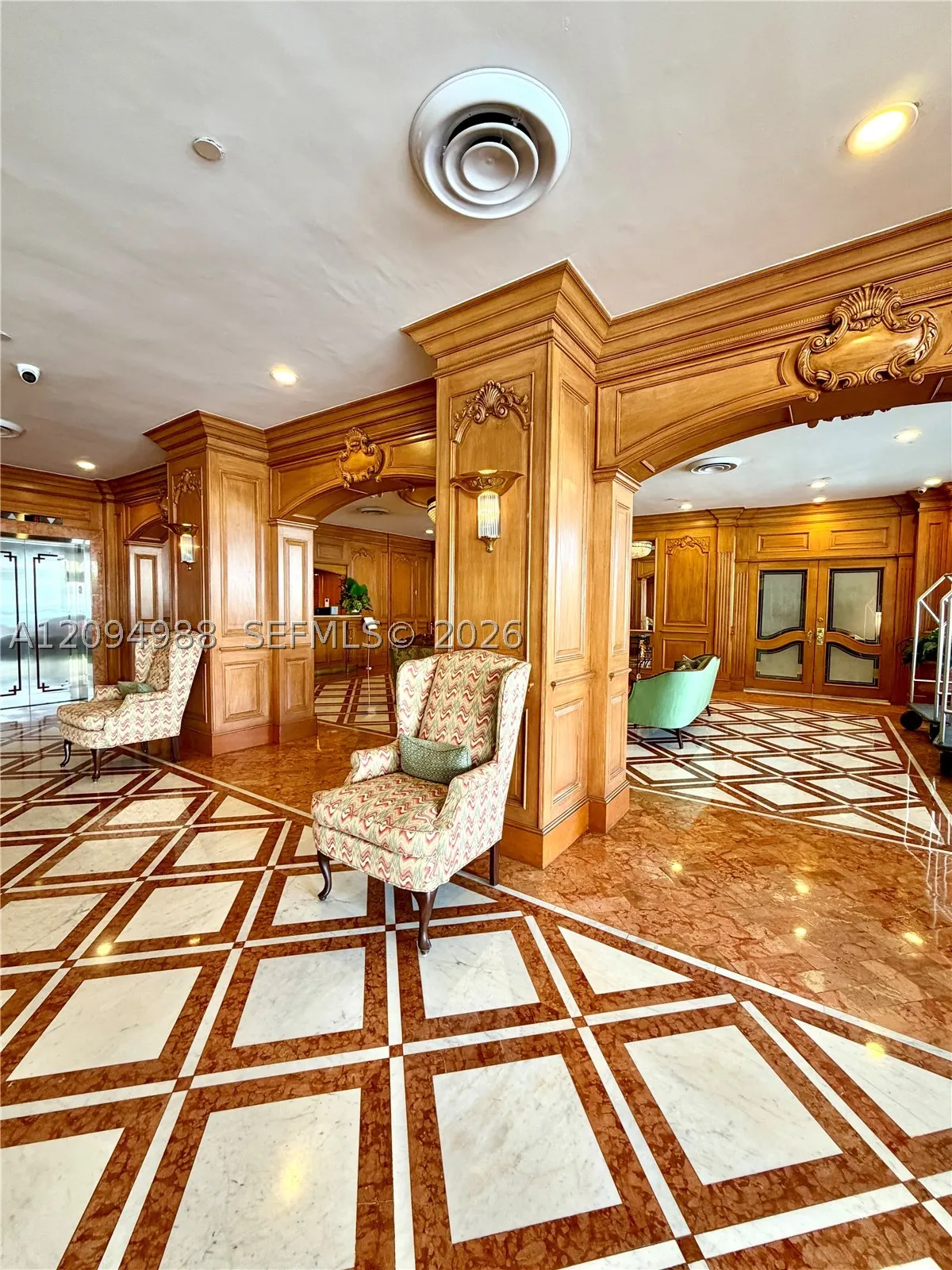 700 Biltmore Way #415