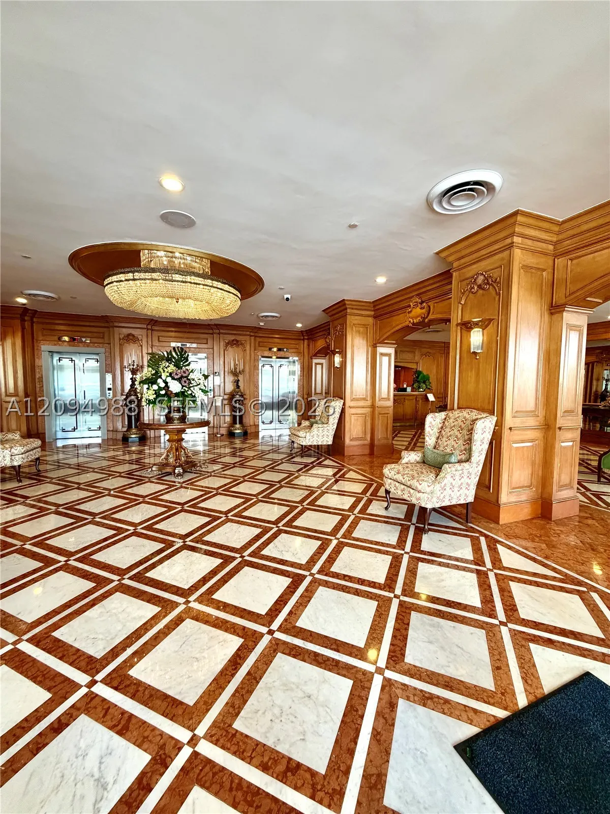 700 Biltmore Way #415