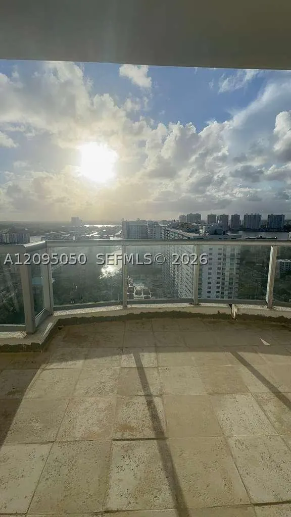 17315 Collins Ave #2406