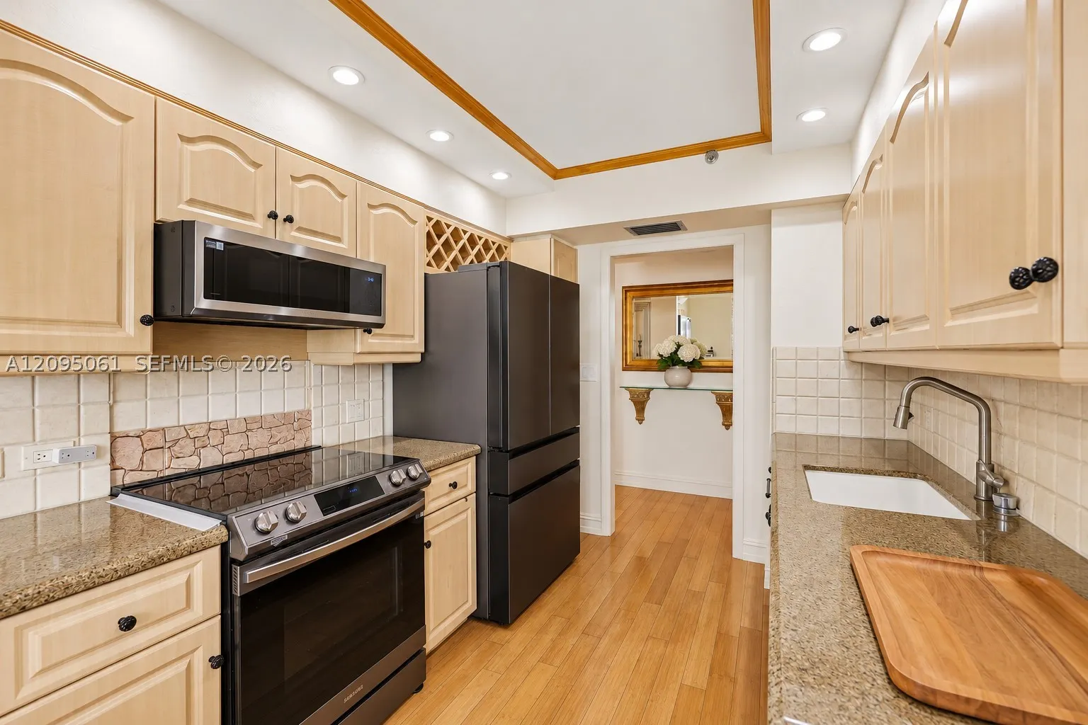 20191 E Country Club Dr #1102