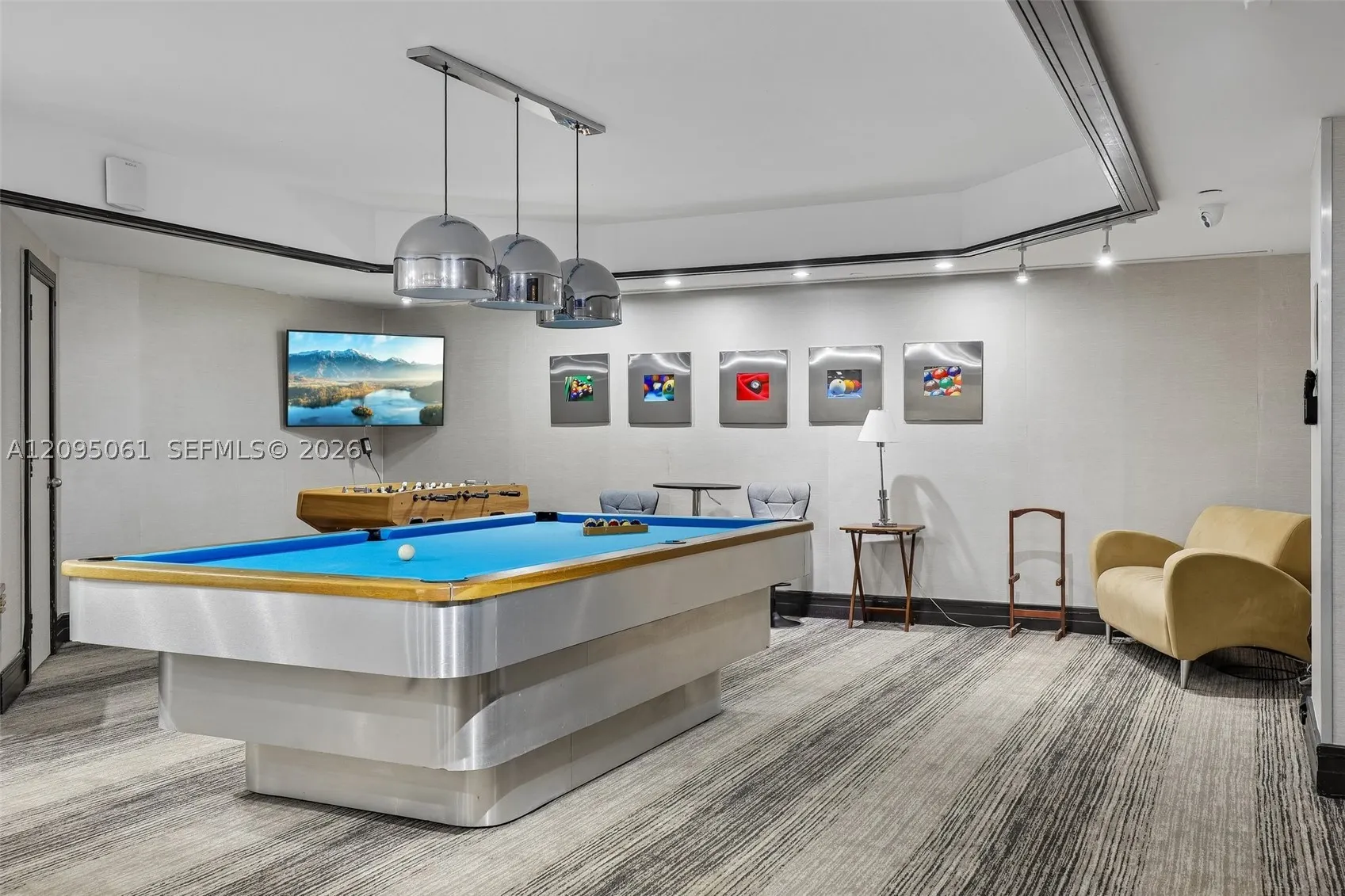 20191 E Country Club Dr #1102