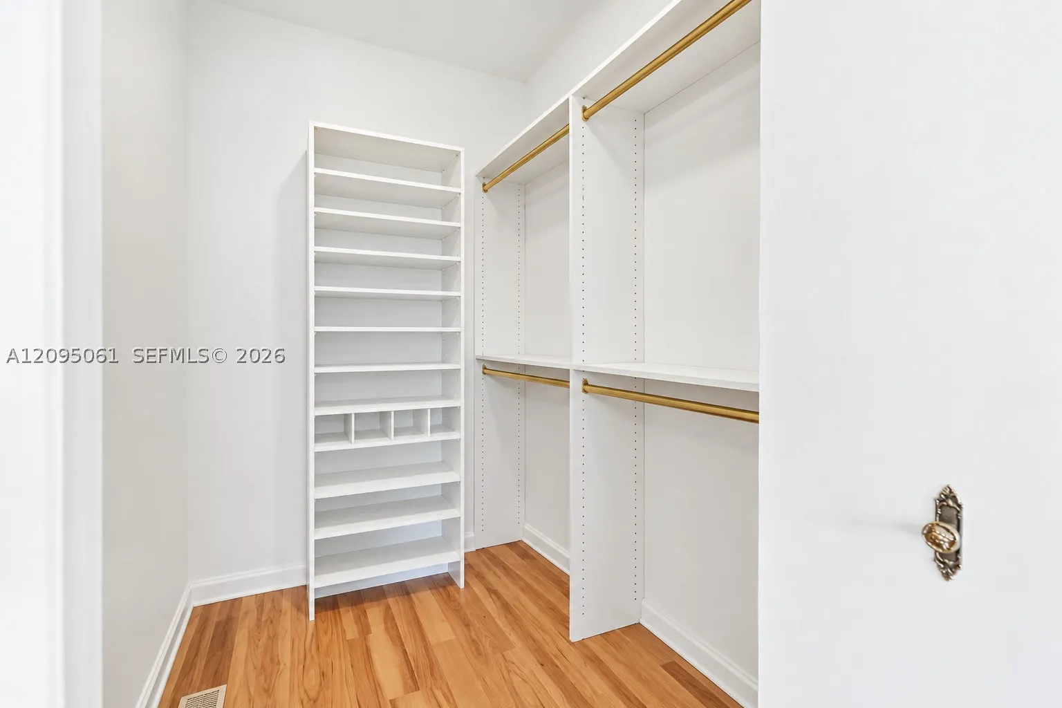 20191 E Country Club Dr #1102