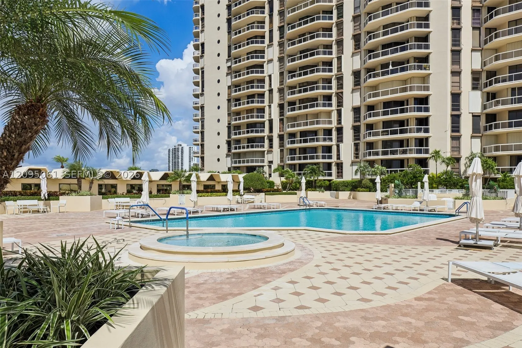20191 E Country Club Dr #1102