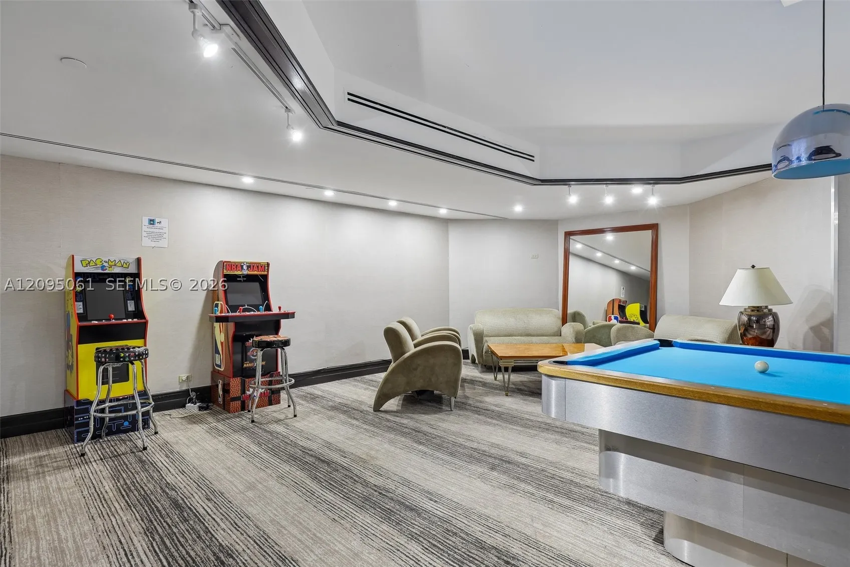 20191 E Country Club Dr #1102