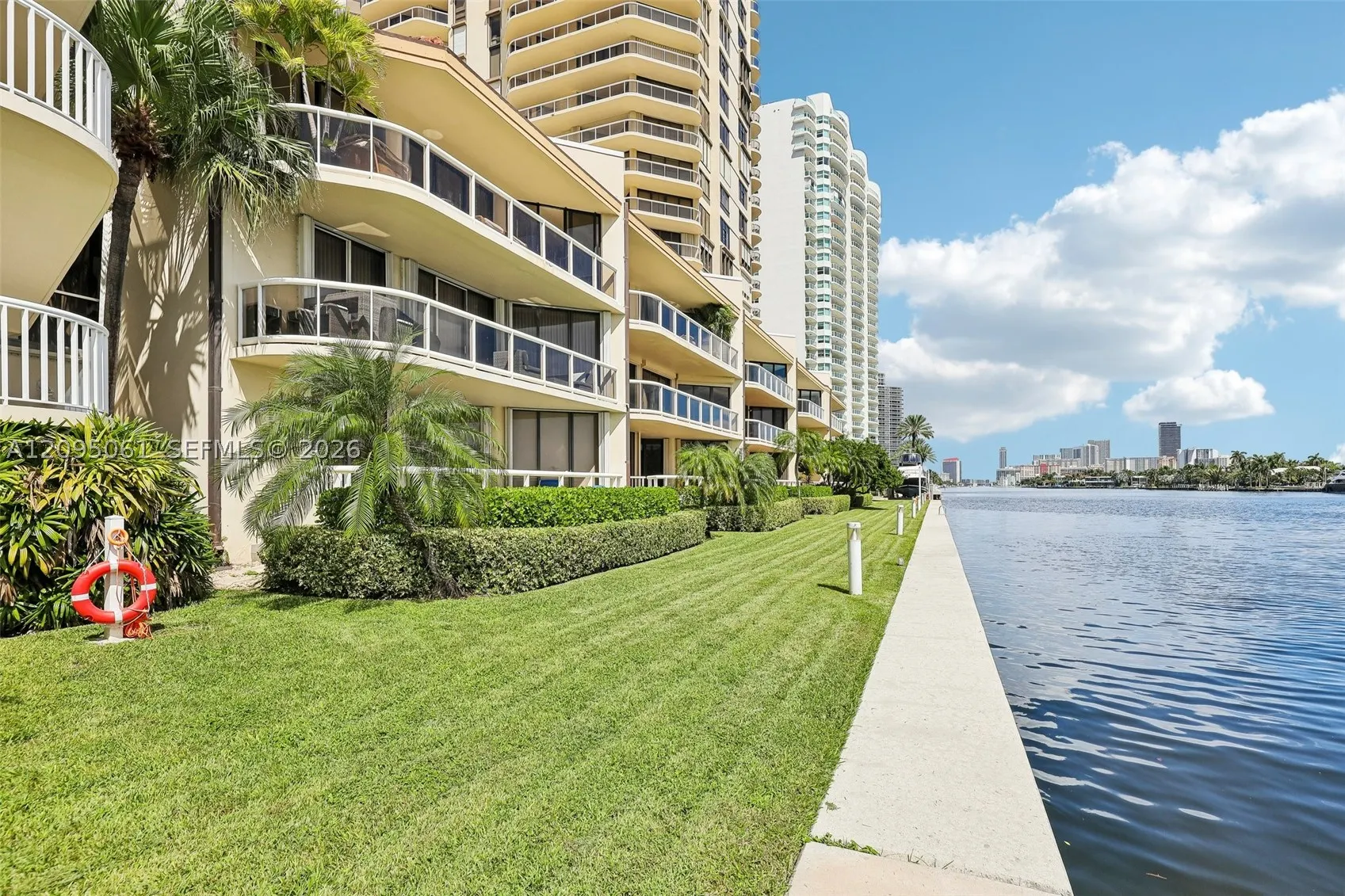 20191 E Country Club Dr #1102