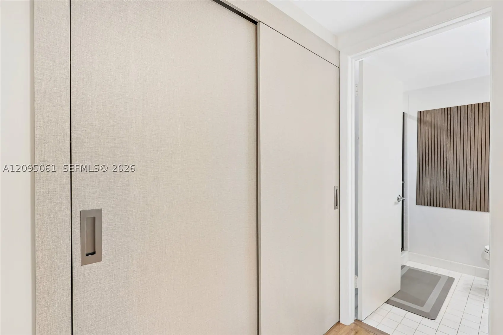 20191 E Country Club Dr #1102