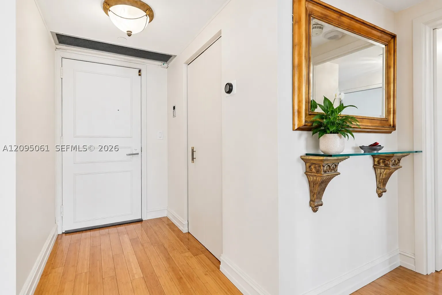 20191 E Country Club Dr #1102