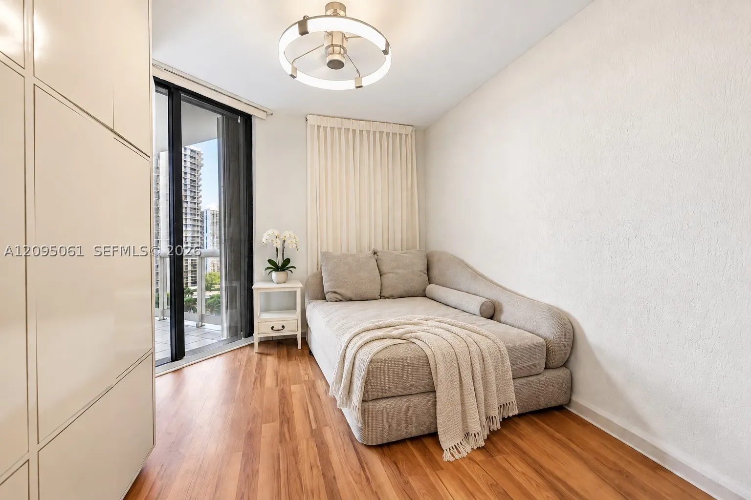 20191 E Country Club Dr #1102