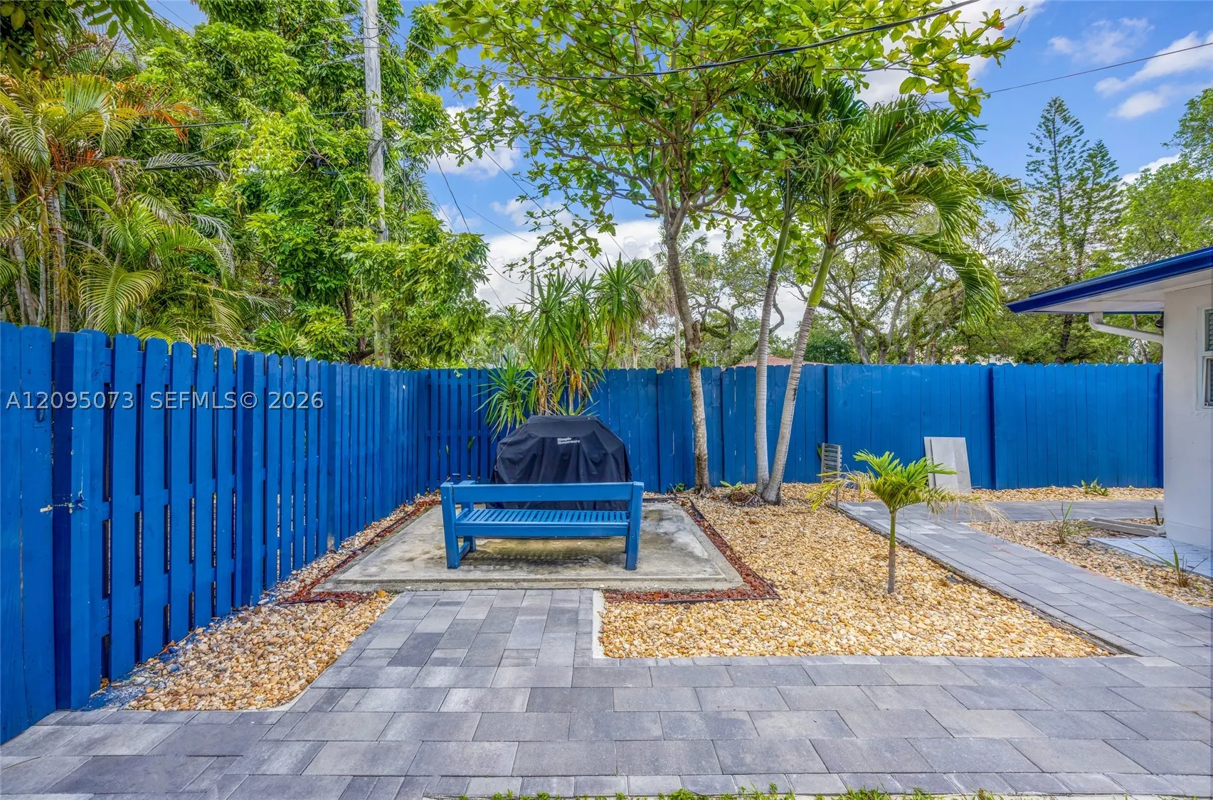 1137 SW 8th Ter