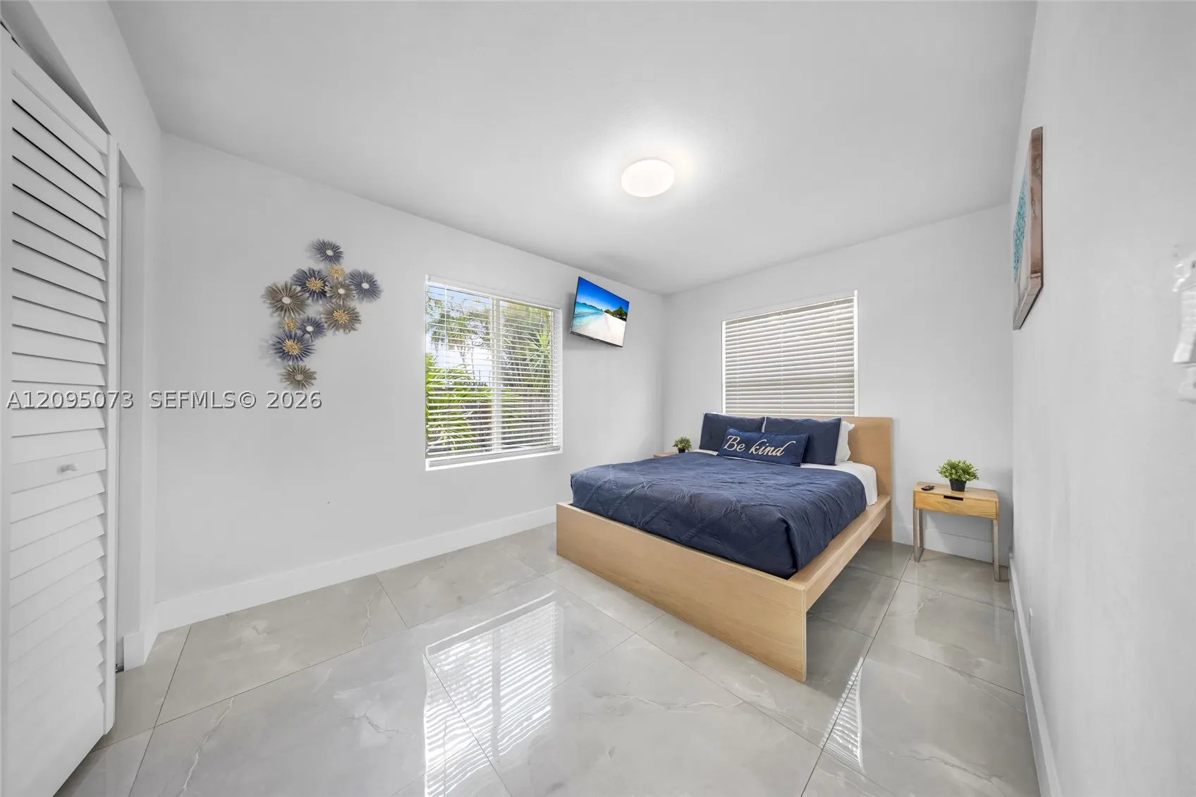 1137 SW 8th Ter