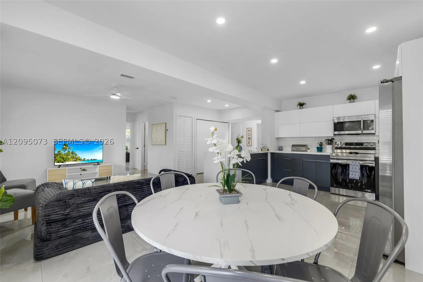 1137 SW 8th Ter