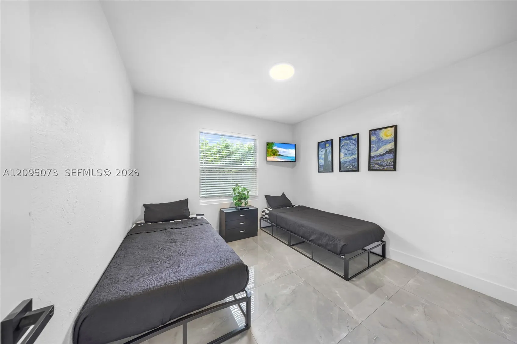 1137 SW 8th Ter