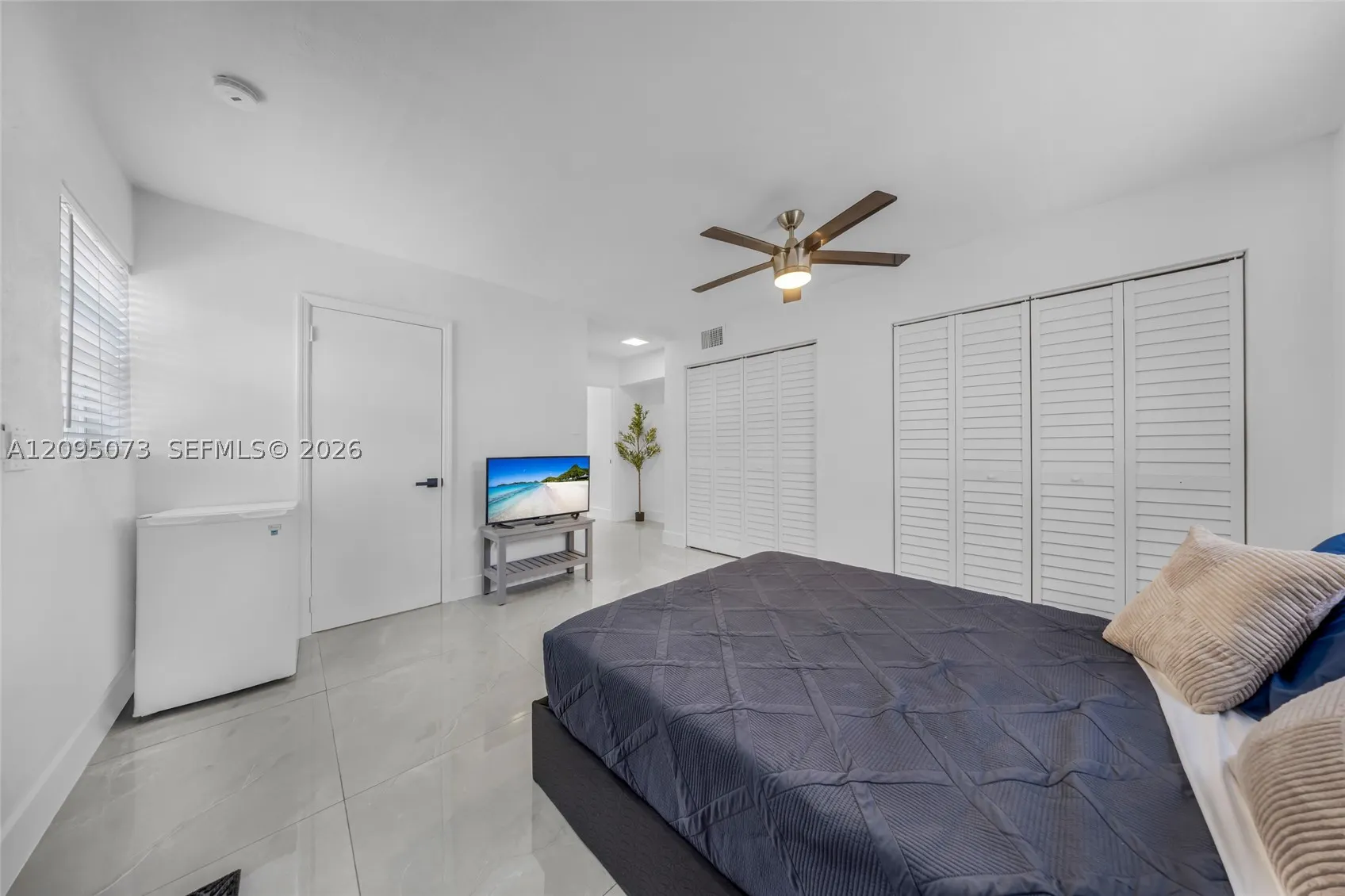 1137 SW 8th Ter