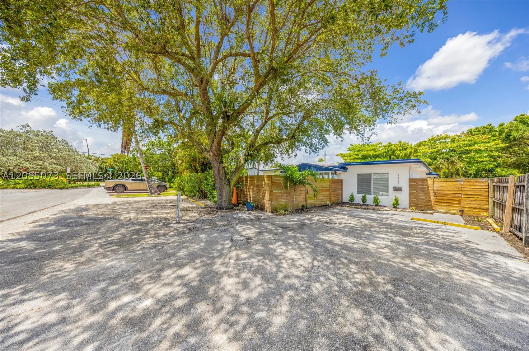 1137 SW 8th Ter
