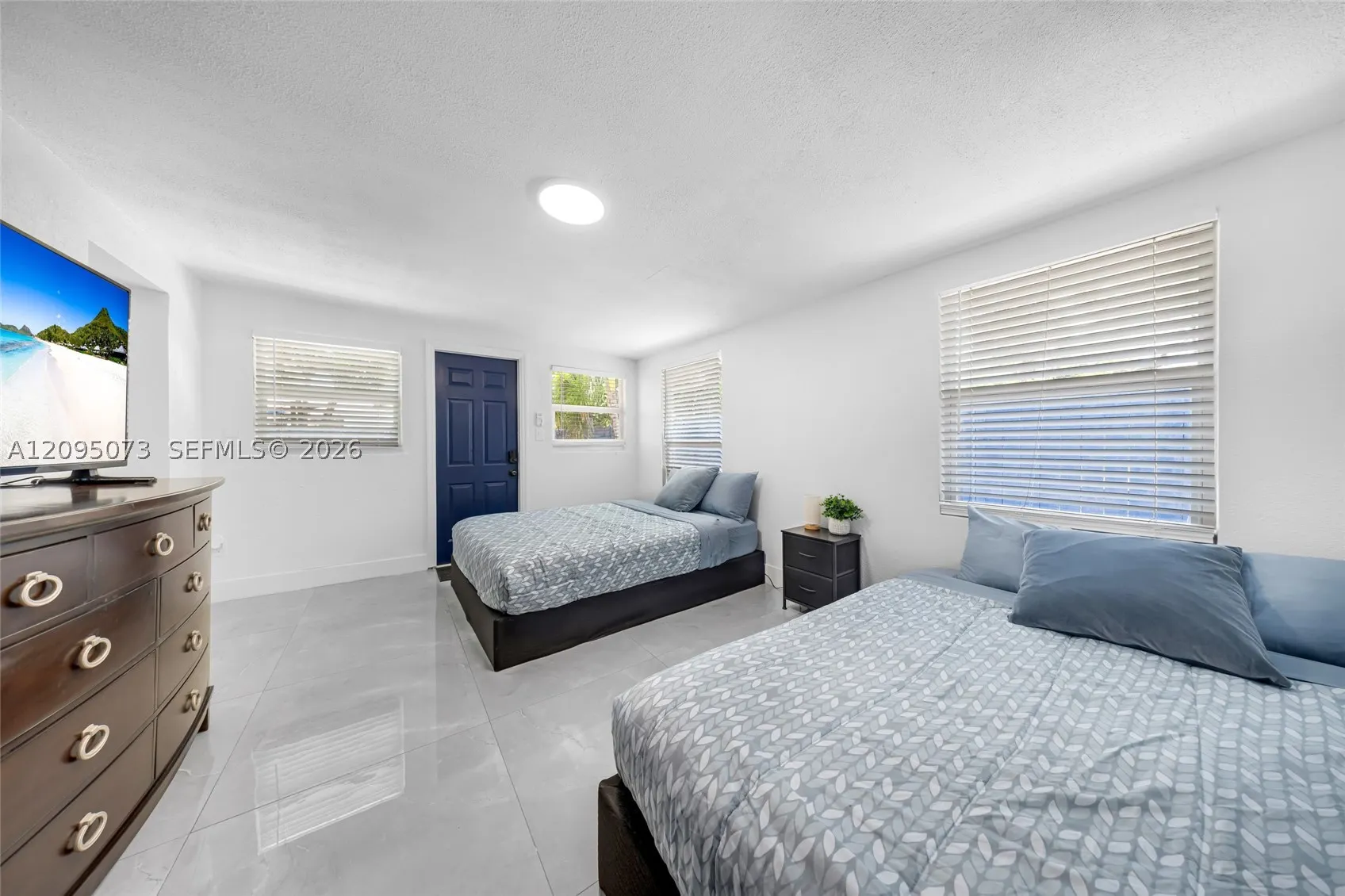 1137 SW 8th Ter