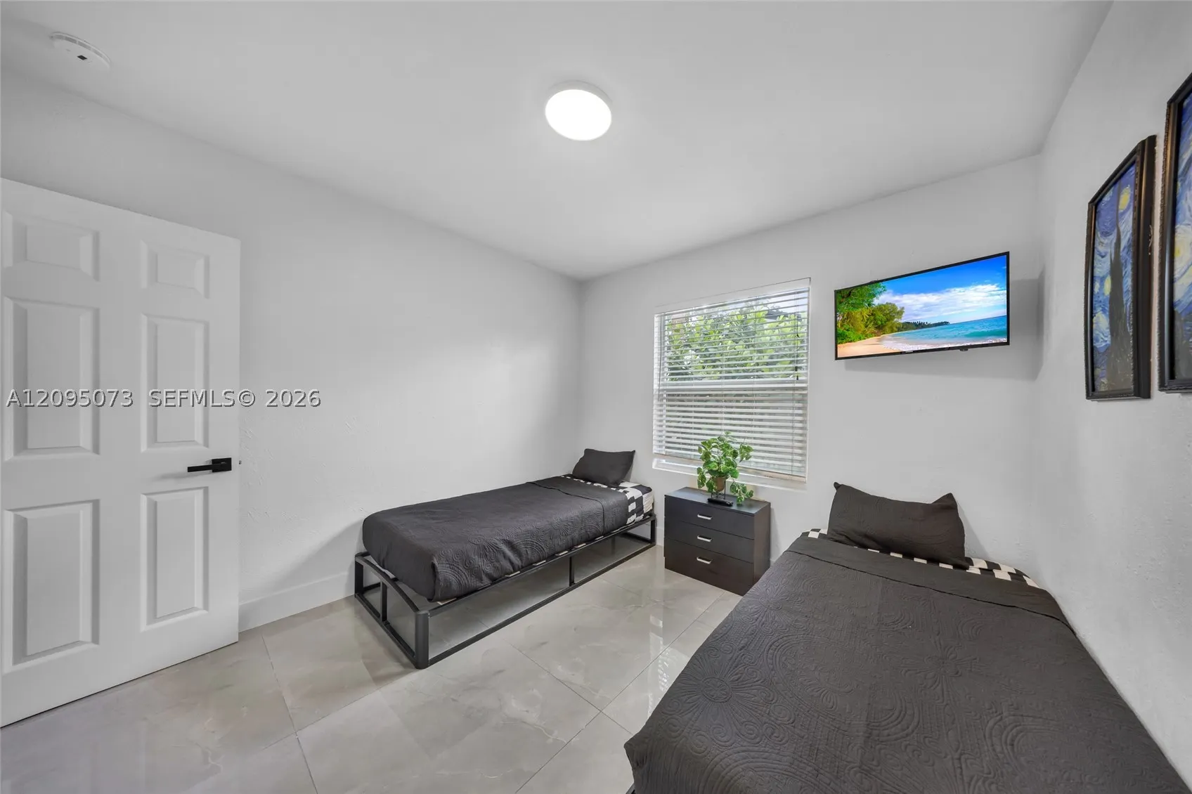 1137 SW 8th Ter