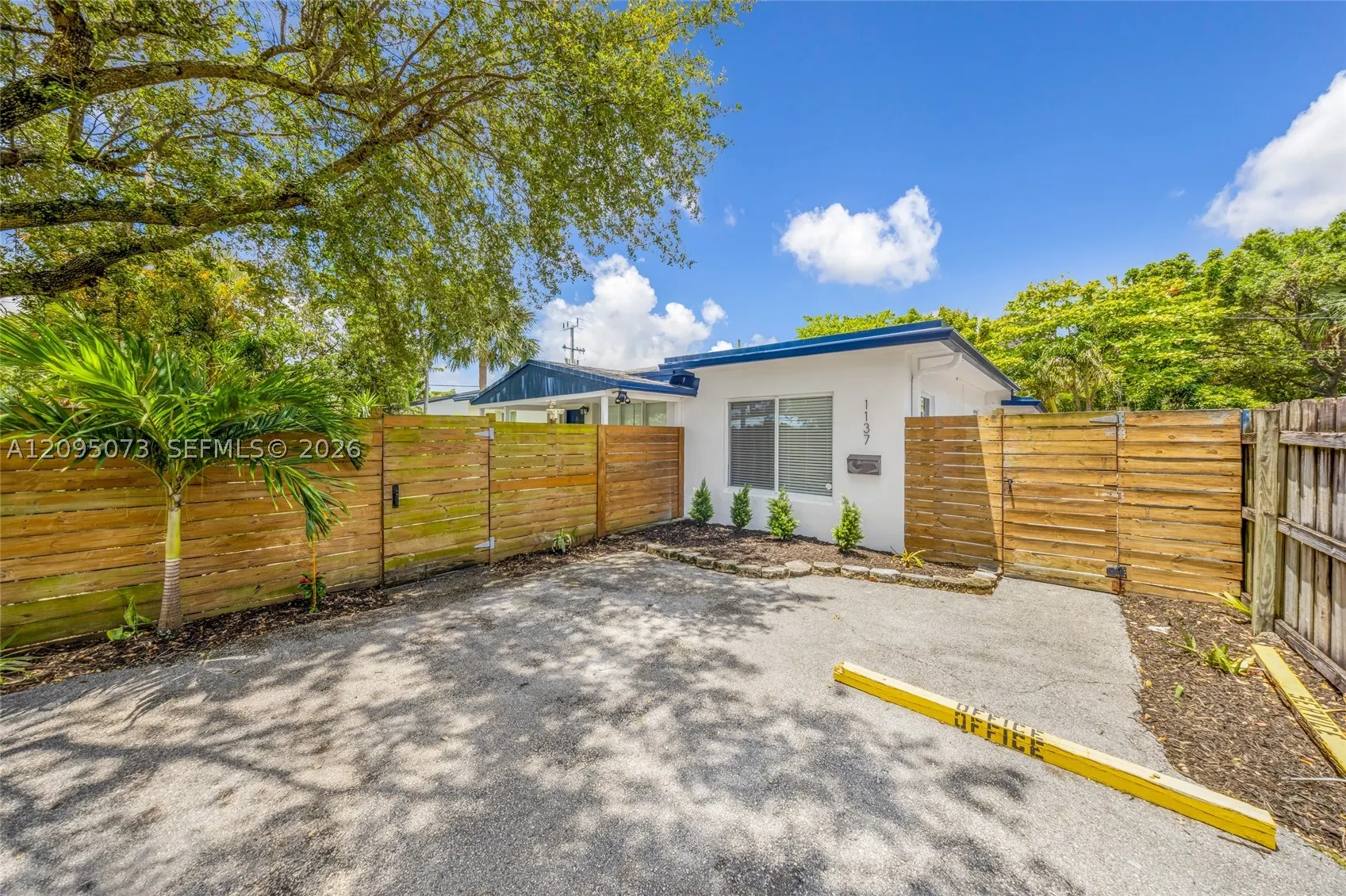 1137 SW 8th Ter