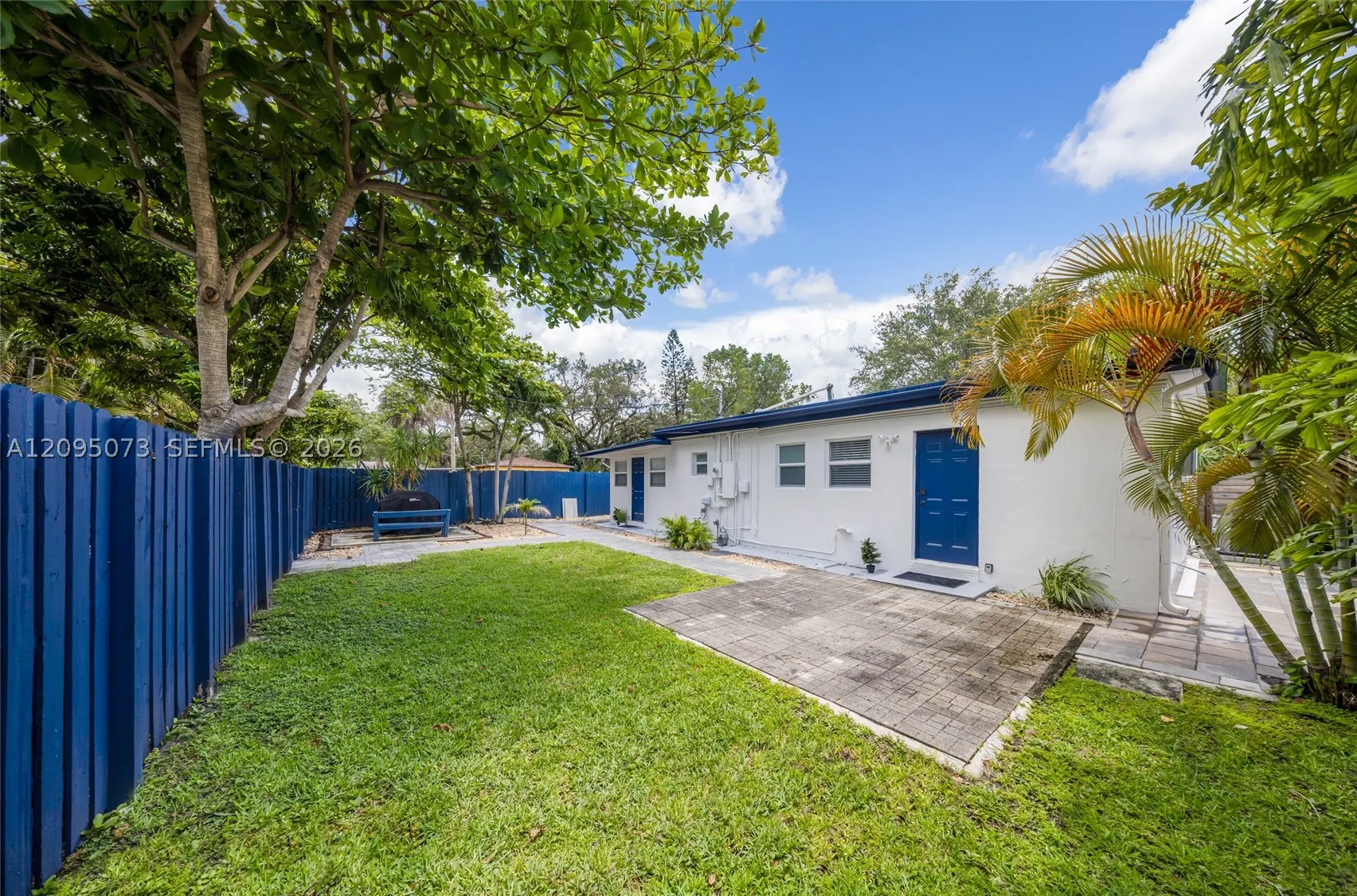 1137 SW 8th Ter