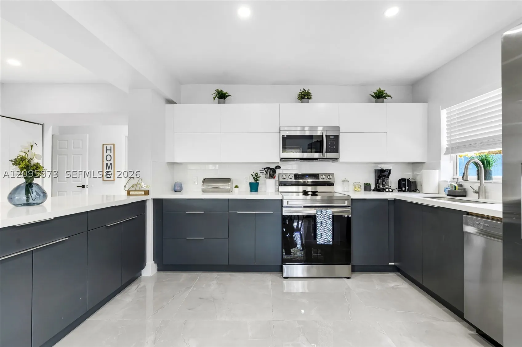 1137 SW 8th Ter