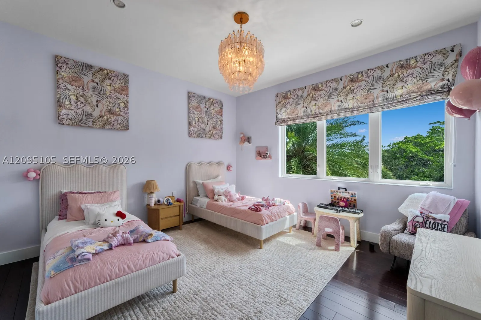 737 W 49th St
