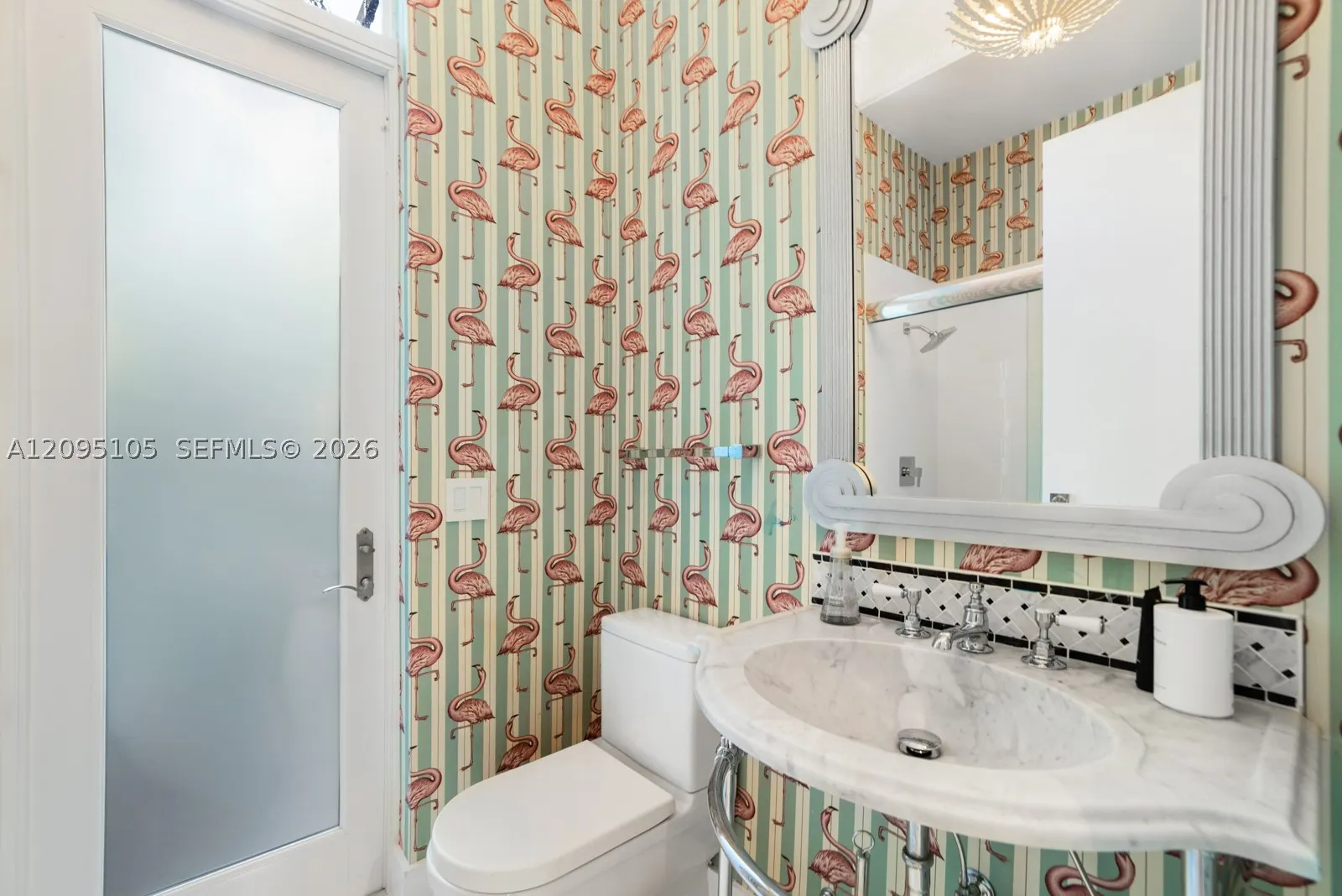 737 W 49th St